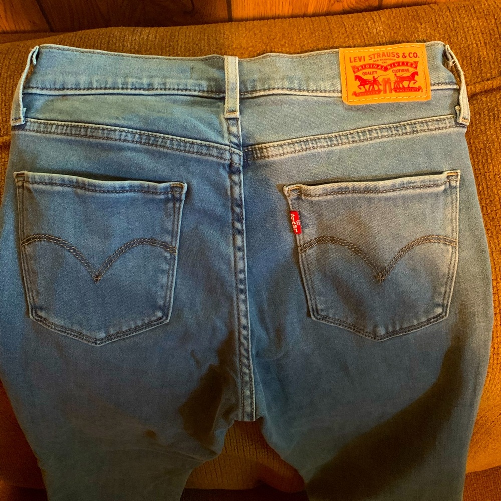 Levi high rise super skinny crop